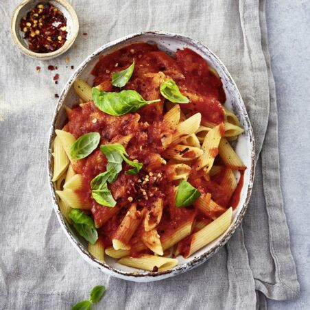 Penne mit
Wodka-Tomatensauce Penne mit
Wodka-Tomatensauce