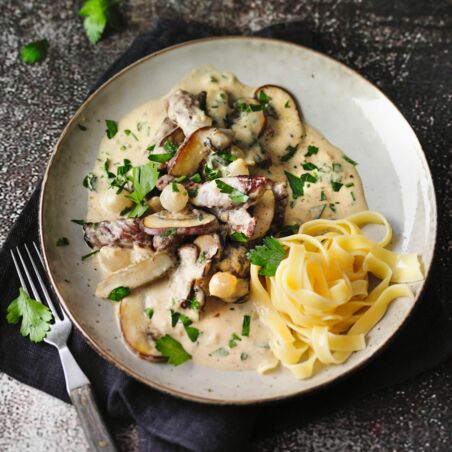 Geschnetzeltes Stroganoff mit Nudeln