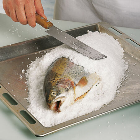 Lachsforelle im Salzmantel Lachsforelle im Salzmantel