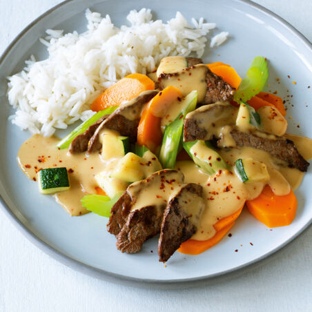 Scharfes Rindfleisch mit Gemüse Scharfes Rindfleisch mit Gemüse