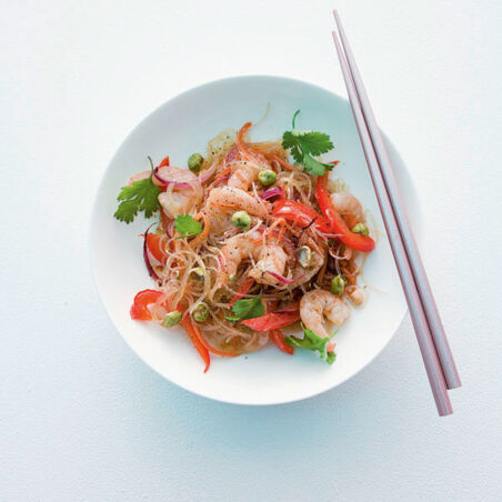 Glasnudelsalat mit Garnelen und Paprika Glasnudelsalat mit Garnelen und Paprika