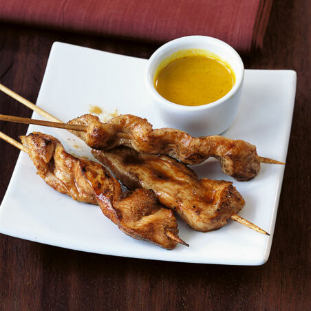 Hähnchenspieße mit Kokosdip Hähnchenspieße mit Kokosdip