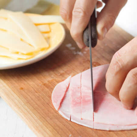 Omelett mit Käse und Schinken Omelett mit Käse und Schinken