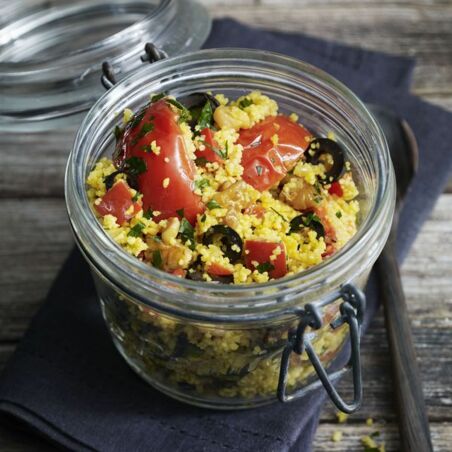 Couscous mit Oliven und Walnüssen Couscous mit Oliven und Walnüssen