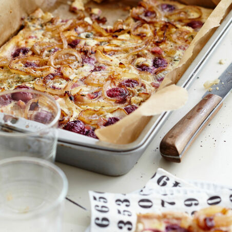 Fruchtiger Zwiebelkuchen Fruchtiger Zwiebelkuchen