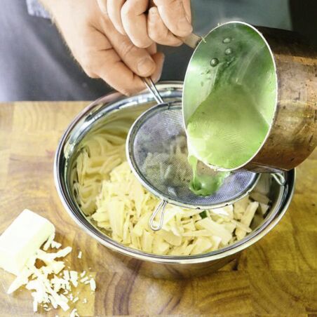 Grüntee-Trüffel mit weißer Schokolade Grüntee-Trüffel mit weißer Schokolade