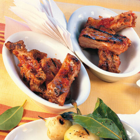 Gegrillte Schweinerippen (Barbecued Spareribs) Gegrillte Schweinerippen (Barbecued Spareribs)