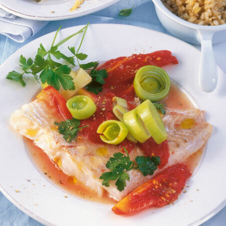 Kabeljau mit Lauch und Tomaten Kabeljau mit Lauch und Tomaten