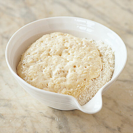 Schoko-Buchteln mit weißer Schokoladensauce Schoko-Buchteln mit weißer Schokoladensauce