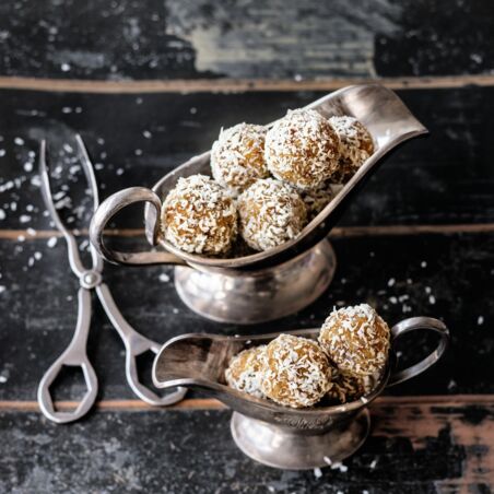 Energiekugeln mit Haselnuss und Kokosnuss Energiekugeln mit Haselnuss und Kokosnuss