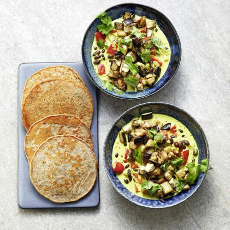 Auberginencurry mit Bananenpfannkuchen Auberginencurry mit Bananenpfannkuchen