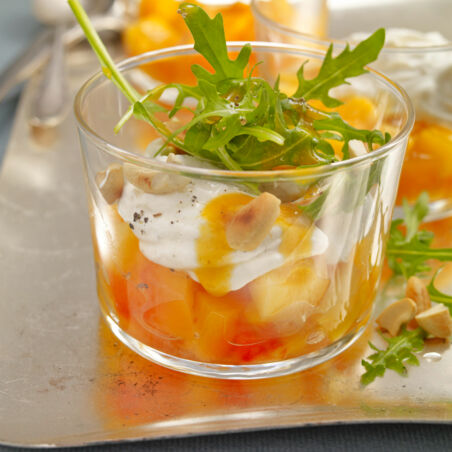 Chai-Pfirsiche mit Ziegenkäse und Rucola Chai-Pfirsiche mit Ziegenkäse und Rucola