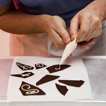 Biskuit-Roulade à la Sacher Biskuit-Roulade à la Sacher