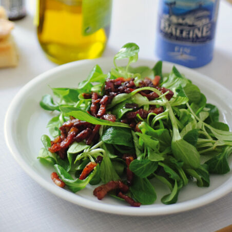Feldsalat mit Speckwürfeln und Balsamico-Dressing Feldsalat mit Speckwürfeln und Balsamico-Dressing
