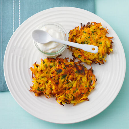 Gemüsepuffer mit Knoblauchjoghurt Gemüsepuffer mit Knoblauchjoghurt