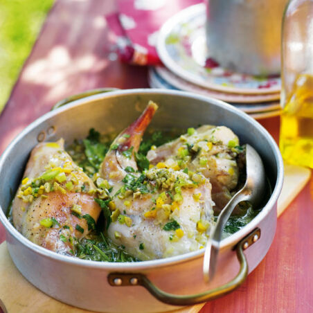 Weißweinkaninchen mit Kapern und Oliven Weißweinkaninchen mit Kapern und Oliven