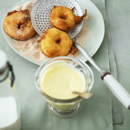 Apfelküchlein mit Vanillesauce Apfelküchlein mit Vanillesauce