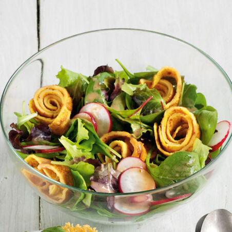 Salat mit Omelettschnecken Salat mit Omelettschnecken