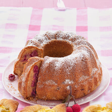 Kirsch-Mandel-Gugelhupf Kirsch-Mandel-Gugelhupf