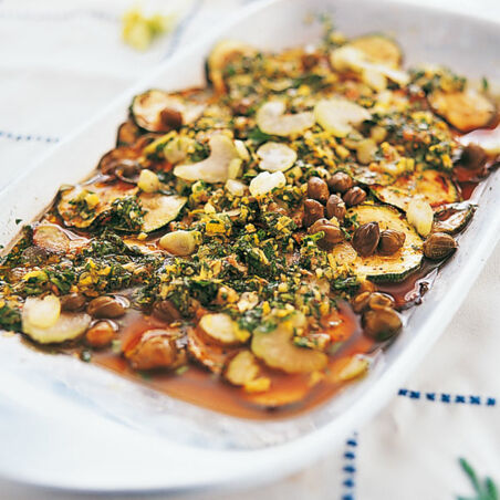 Zucchini mit Sellerie Zucchini mit Sellerie