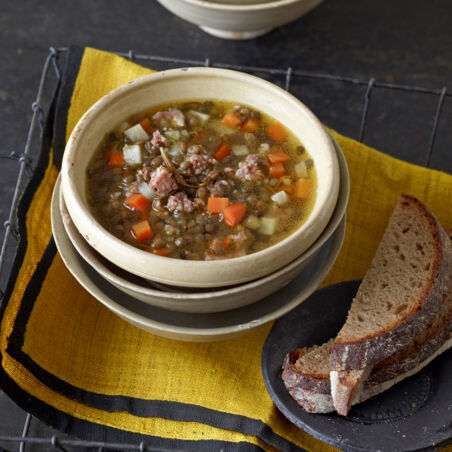 Linseneintopf mit Sellerie und Salsiccia Linseneintopf mit Sellerie und Salsiccia