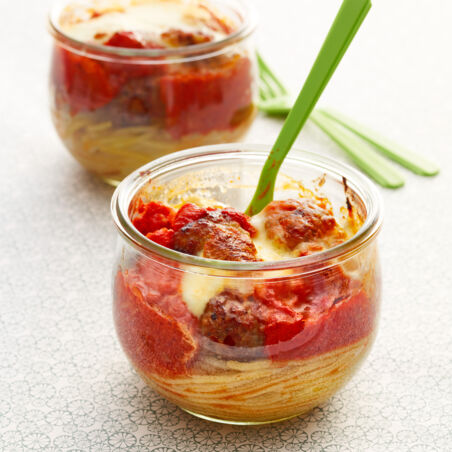 Spaghetti mit Hackbällchen Spaghetti mit Hackbällchen