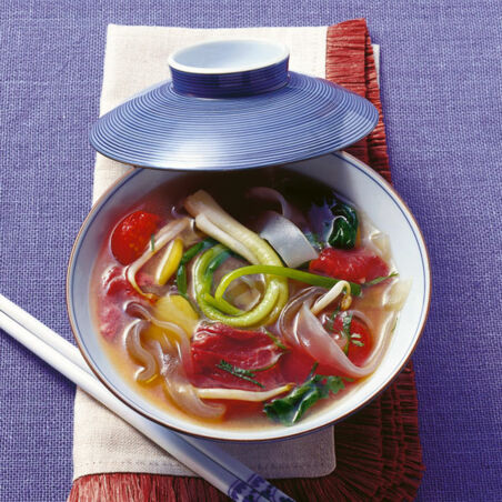 Glasnudelsuppe mit Rinderfilet Glasnudelsuppe mit Rinderfilet