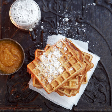 Zimtwaffeln mit Quitten-Emulsion Zimtwaffeln mit Quitten-Emulsion