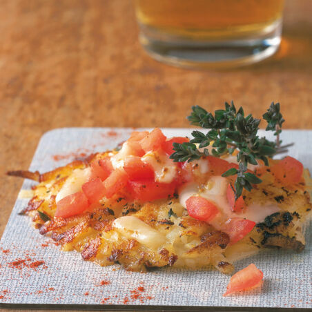 Kartoffelrösti mit Tomaten und Käse Kartoffelrösti mit Tomaten und Käse