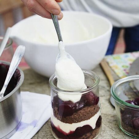 Schwarzwälder Kirsch aus dem Glas Schwarzwälder Kirsch aus dem Glas