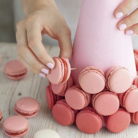 Macaron-Pyramide mit Champagner