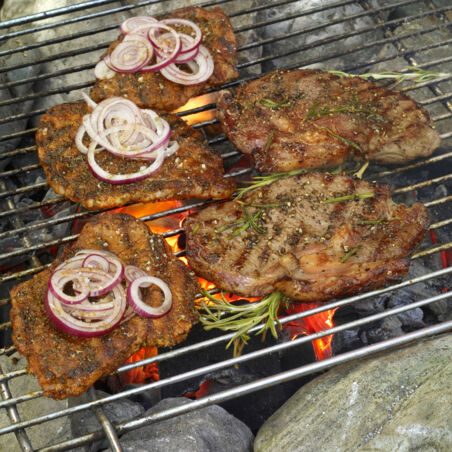 Holzfällersteaks mit Zwiebeln Holzfällersteaks mit Zwiebeln
