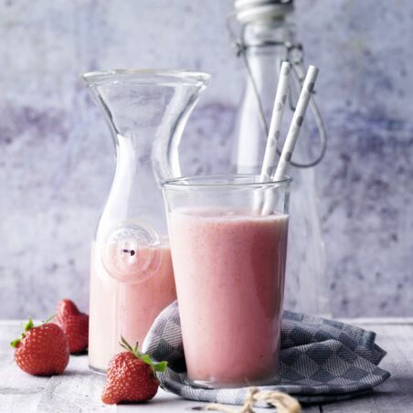 Pistache à la Fraise mit Pistazien, Yacon-Sirup und Kokos Pistache à la Fraise mit Pistazien, Yacon-Sirup und Kokos