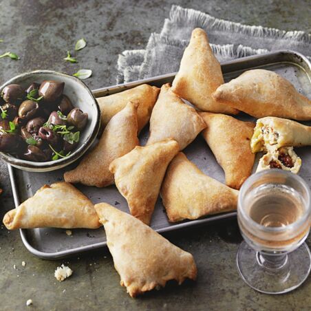 Mini-Calzone mit Antipasti Mini-Calzone mit Antipasti