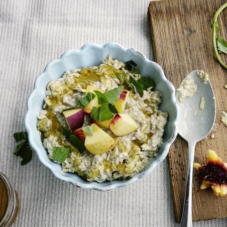 Minzige Overnight-Flocken mit Nektarinen Minzige Overnight-Flocken mit Nektarinen