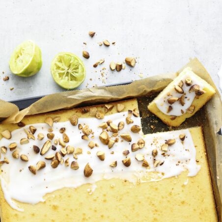 Sheet-Cake mit Mandeln Sheet-Cake mit Mandeln