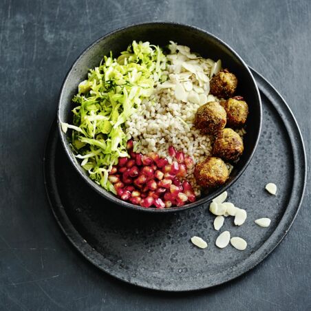 Gesunde Grünkernbällchen-Bowl Gesunde Grünkernbällchen-Bowl