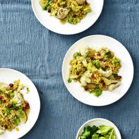 Gerösteter Blumenkohlsalat mit Linsen Gerösteter Blumenkohlsalat mit Linsen