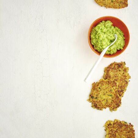 Grünkernpuffer
mit Avocadocreme Grünkernpuffer
mit Avocadocreme