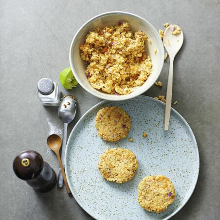 Hirsepuffer mit Guacamole und Tomaten-Mais-Salsa Hirsepuffer mit Guacamole und Tomaten-Mais-Salsa