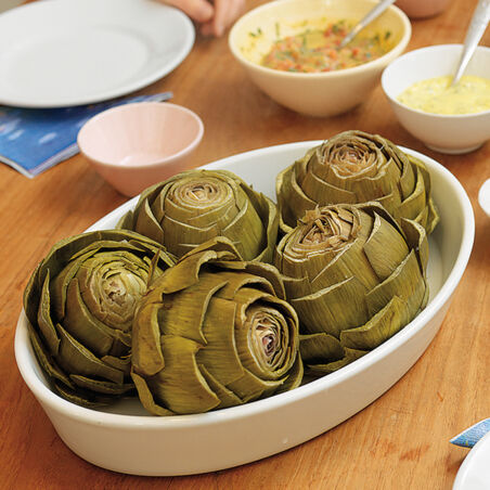 Artischocken mit dreierlei Saucen Artischocken mit dreierlei Saucen