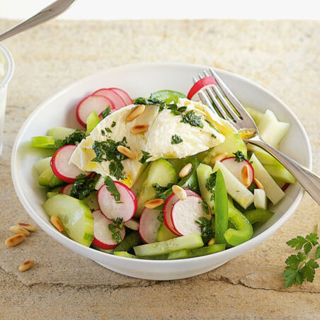 Gemüsesalat mit Petersiliendressing Gemüsesalat mit Petersiliendressing