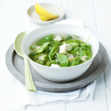 Frühlingsgemüsesuppe
