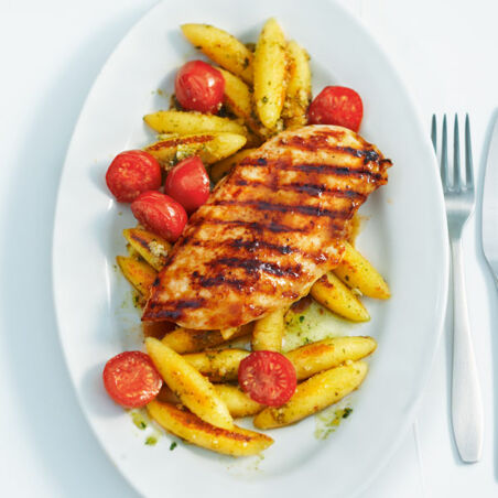 Hähnchenschnitzel mit Pesto-Schupfnudeln Hähnchenschnitzel mit Pesto-Schupfnudeln