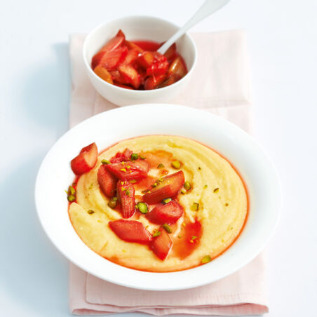 Orangengrieß mit Rhabarberkompott Orangengrieß mit Rhabarberkompott