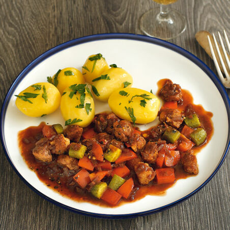 Gulasch wie von Oma und Opa Gulasch wie von Oma und Opa