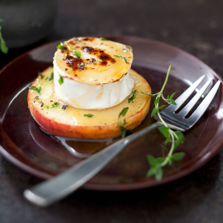 Ziegenkäse mit Äpfeln Ziegenkäse mit Äpfeln