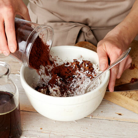 Kokos-Dattel-Pralinen Kokos-Dattel-Pralinen