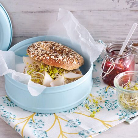 Hähnchen-Bagel mit Chutney