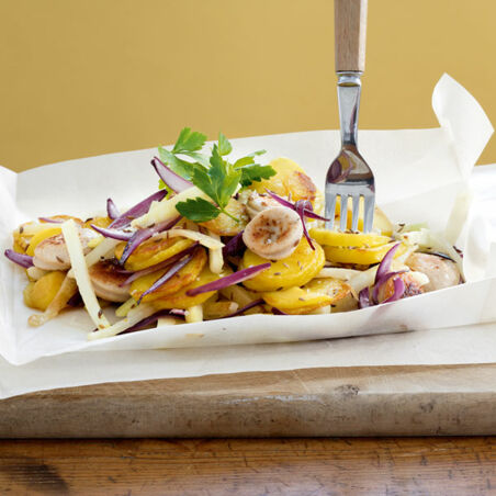 Bratwurstgröstl mit Kohlrabi Bratwurstgröstl mit Kohlrabi